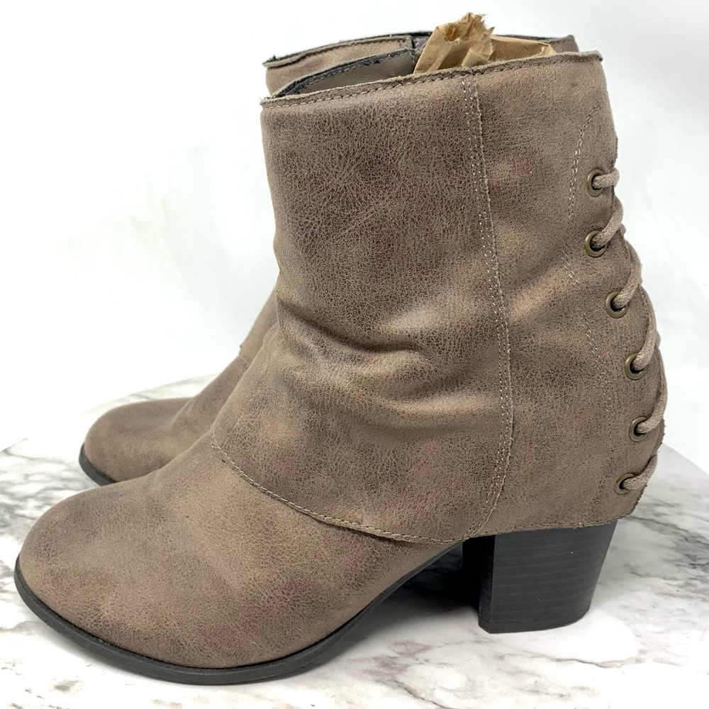 Fergalicious Trina Corset Lace Spat Heeled Booties 7.5 Bohemian Western Neutral - Picture 3 of 16